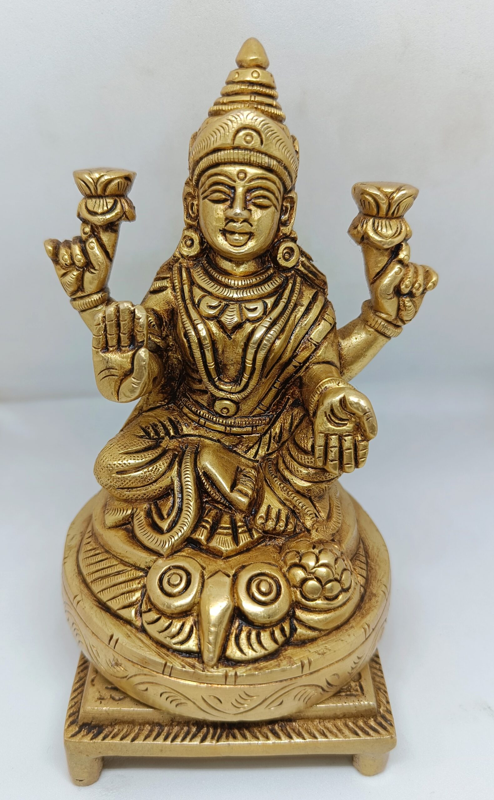 Brass laxmi Statue – Handmade Pital Idol | Buy Online 5"
